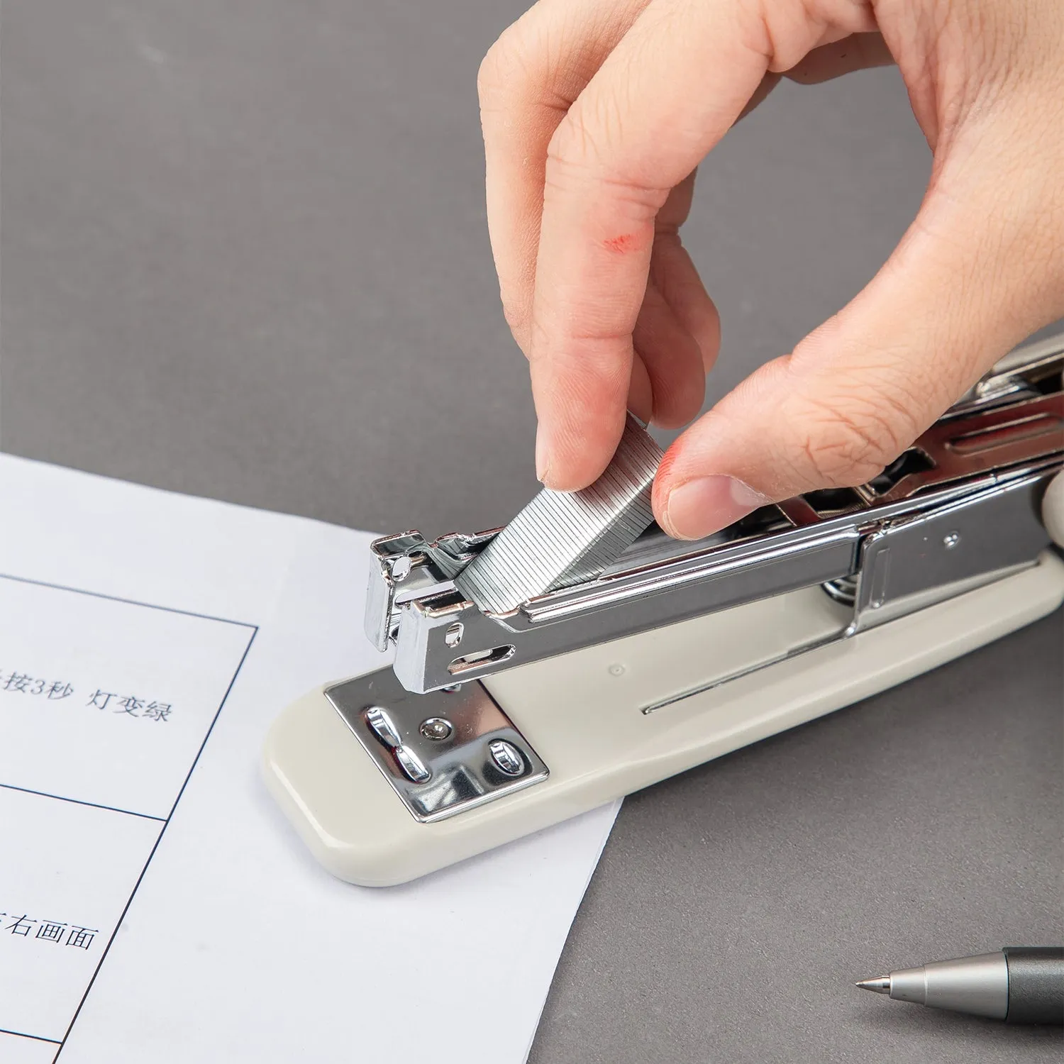 Deli Stapler Half Strip 25sheets