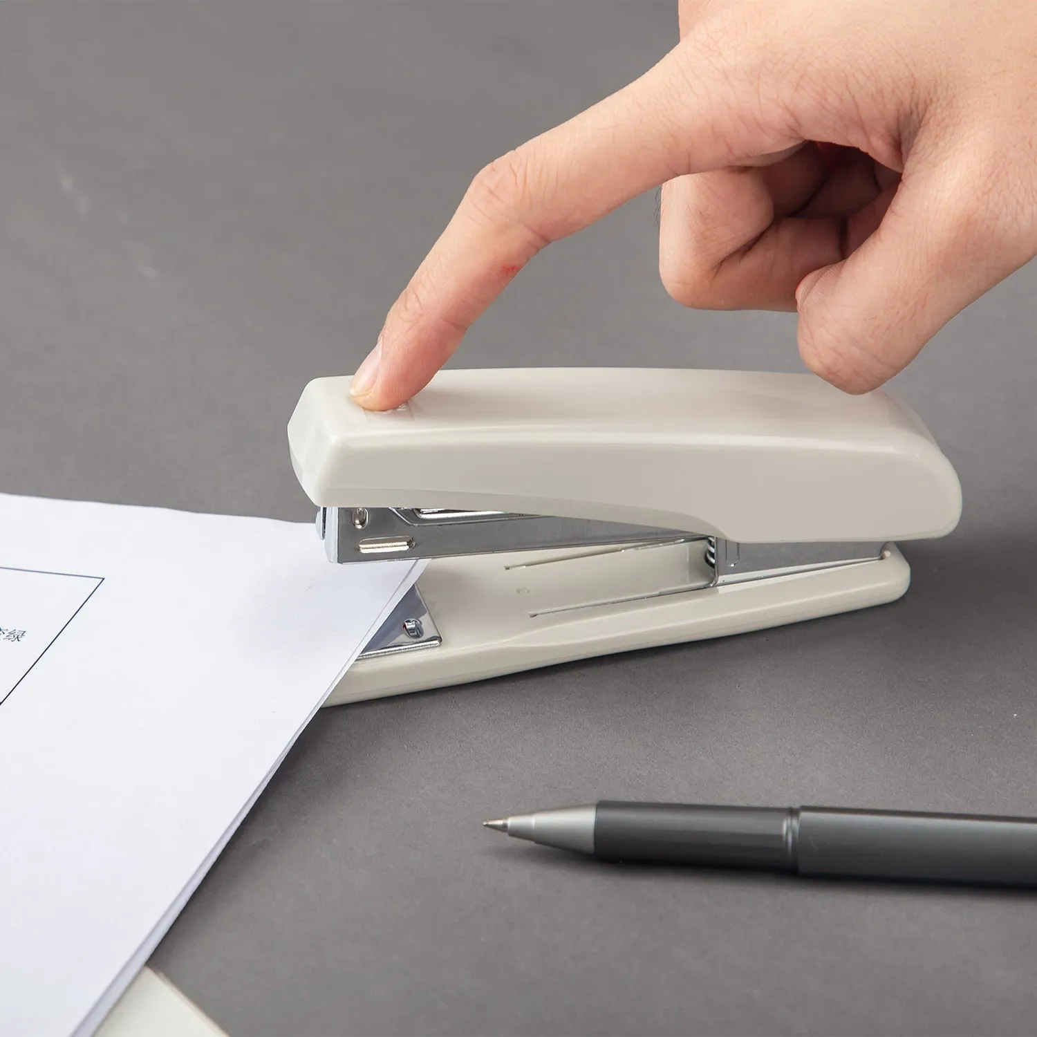 Deli Stapler Half Strip 25sheets